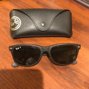 Ray-Ban Wayfarer Matte Black Rubber
